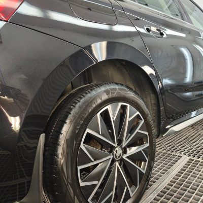 Škoda Kamiq - oprava parkovacích škod a lakování